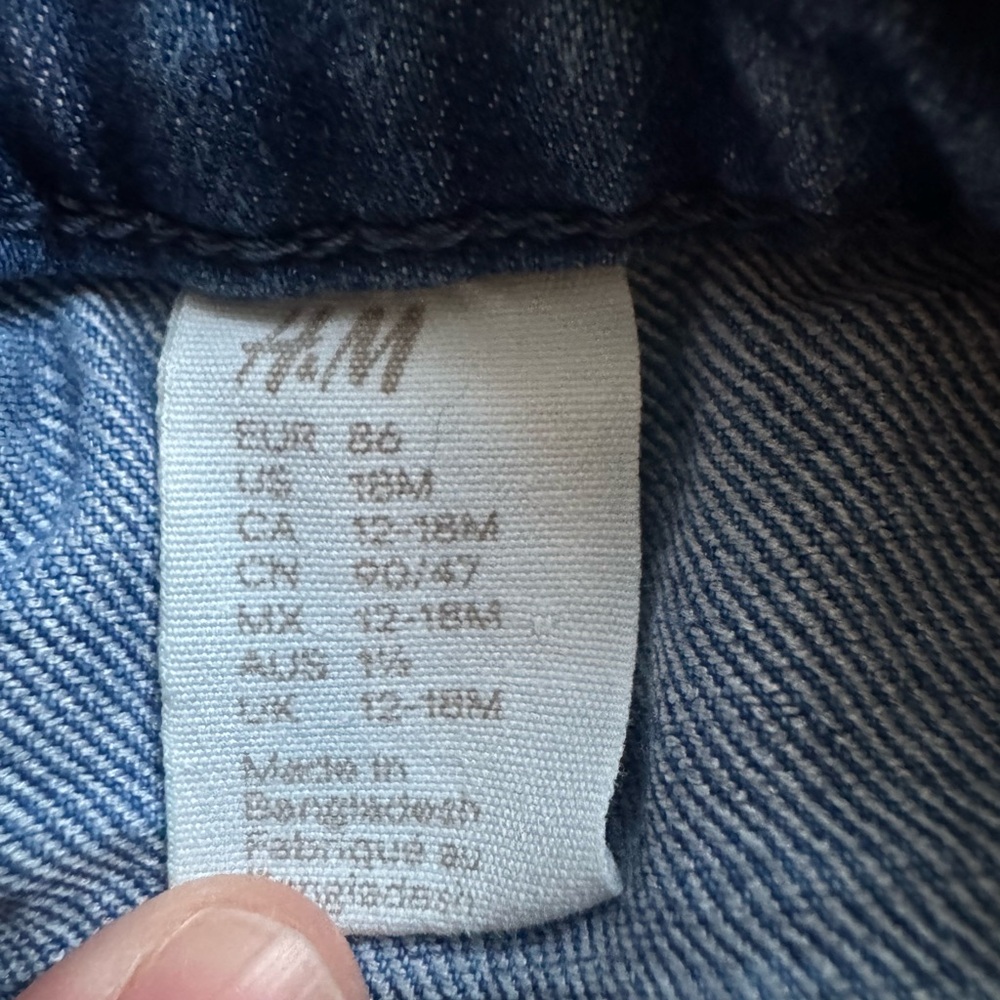 H&M Kids Pink Sweater and Blue Jeans Set - Picture 4 of 4
